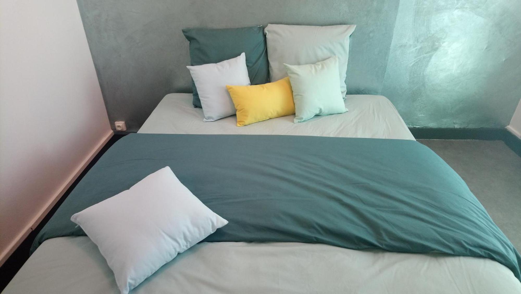 Agreable Appartement Proche Gare Libourne Exteriör bild